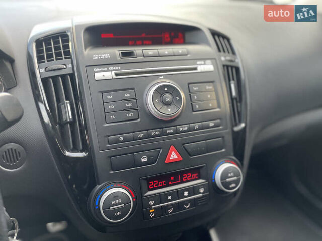 Черный Киа Сид, объемом двигателя 1.6 л и пробегом 168 тыс. км за 7700 $, фото 82 на Automoto.ua