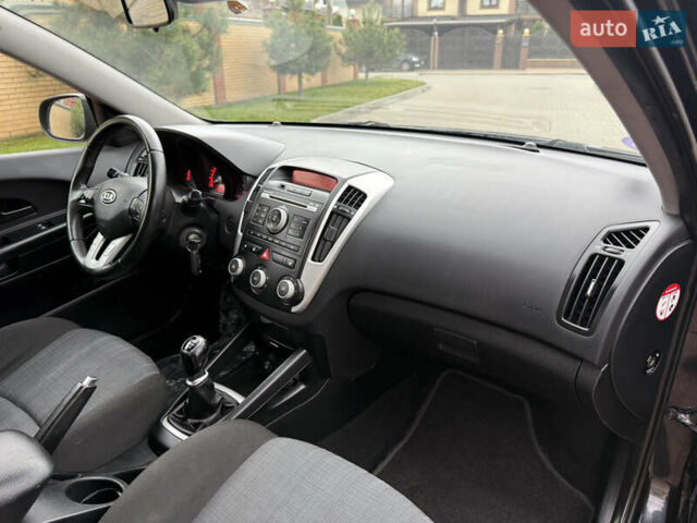 Черный Киа Сид, объемом двигателя 1.6 л и пробегом 168 тыс. км за 7499 $, фото 47 на Automoto.ua