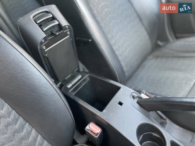 Черный Киа Сид, объемом двигателя 1.6 л и пробегом 168 тыс. км за 7700 $, фото 65 на Automoto.ua