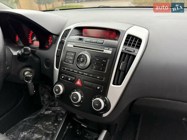 Черный Киа Сид, объемом двигателя 1.6 л и пробегом 168 тыс. км за 7499 $, фото 45 на Automoto.ua