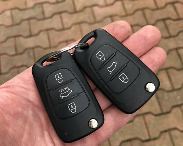 Черный Киа Сид, объемом двигателя 1.6 л и пробегом 168 тыс. км за 7700 $, фото 66 на Automoto.ua