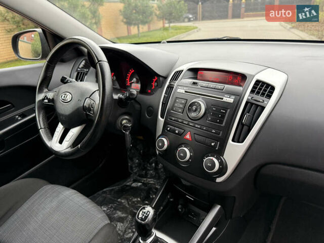 Черный Киа Сид, объемом двигателя 1.6 л и пробегом 168 тыс. км за 7450 $, фото 50 на Automoto.ua
