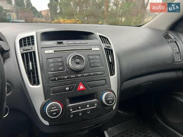 Черный Киа Сид, объемом двигателя 1.6 л и пробегом 198 тыс. км за 6790 $, фото 16 на Automoto.ua