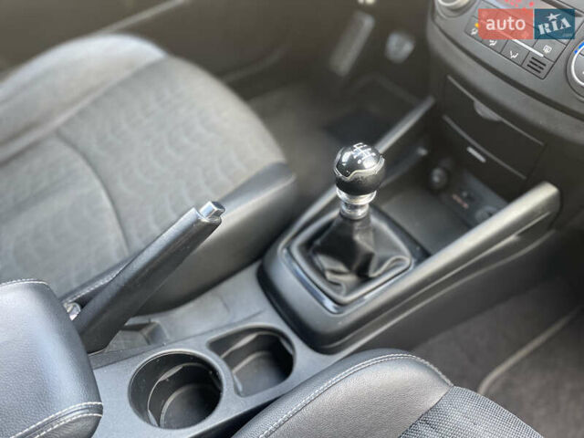 Черный Киа Сид, объемом двигателя 1.6 л и пробегом 168 тыс. км за 7700 $, фото 64 на Automoto.ua