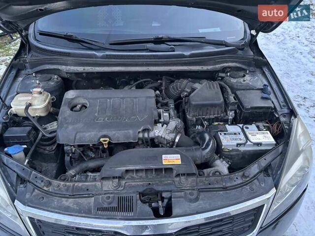 Черный Киа Сид, объемом двигателя 1.58 л и пробегом 331 тыс. км за 6300 $, фото 11 на Automoto.ua