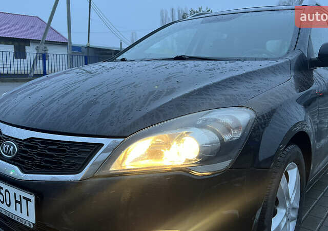 Черный Киа Сид, объемом двигателя 1.6 л и пробегом 283 тыс. км за 8200 $, фото 3 на Automoto.ua