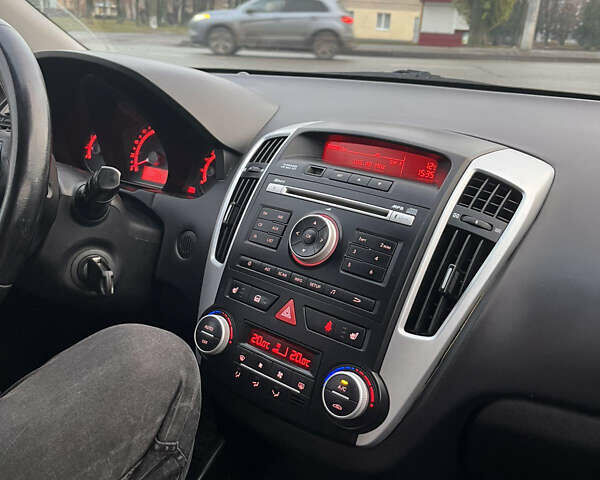 Черный Киа Сид, объемом двигателя 1.6 л и пробегом 223 тыс. км за 6500 $, фото 1 на Automoto.ua