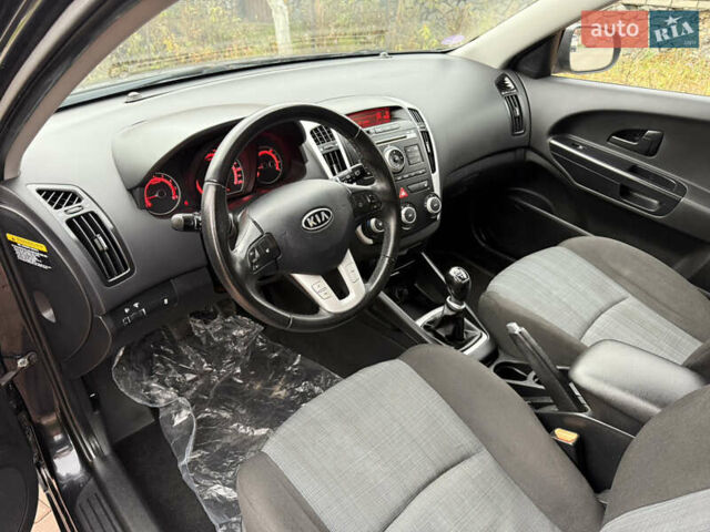 Черный Киа Сид, объемом двигателя 1.6 л и пробегом 168 тыс. км за 7250 $, фото 48 на Automoto.ua