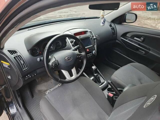 Чорний Кіа Сід, об'ємом двигуна 1.58 л та пробігом 365 тис. км за 6200 $, фото 7 на Automoto.ua