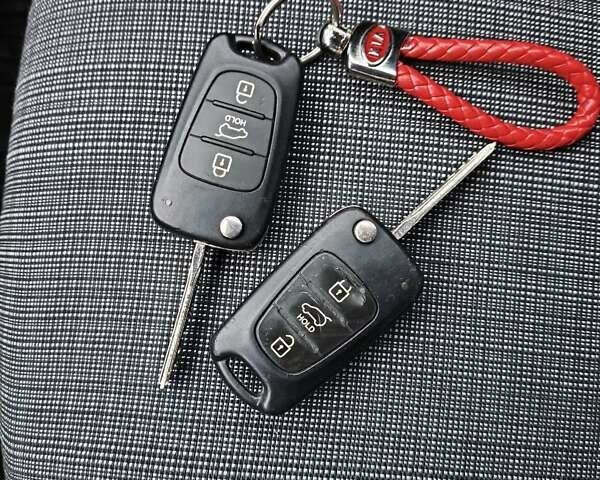 Черный Киа Сид, объемом двигателя 1.6 л и пробегом 224 тыс. км за 7800 $, фото 26 на Automoto.ua