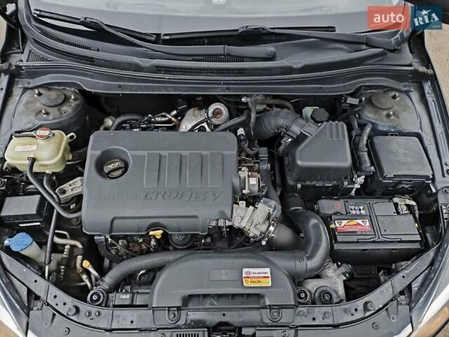 Черный Киа Сид, объемом двигателя 1.6 л и пробегом 224 тыс. км за 7800 $, фото 20 на Automoto.ua