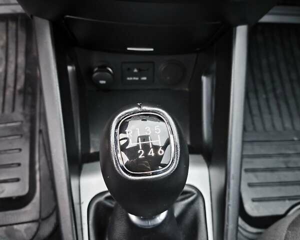 Черный Киа Сид, объемом двигателя 1.6 л и пробегом 224 тыс. км за 7800 $, фото 12 на Automoto.ua