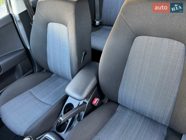 Чорний Кіа Сід, об'ємом двигуна 1.6 л та пробігом 196 тис. км за 7999 $, фото 15 на Automoto.ua