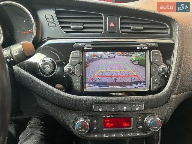 Чорний Кіа Сід, об'ємом двигуна 1.6 л та пробігом 192 тис. км за 8200 $, фото 17 на Automoto.ua