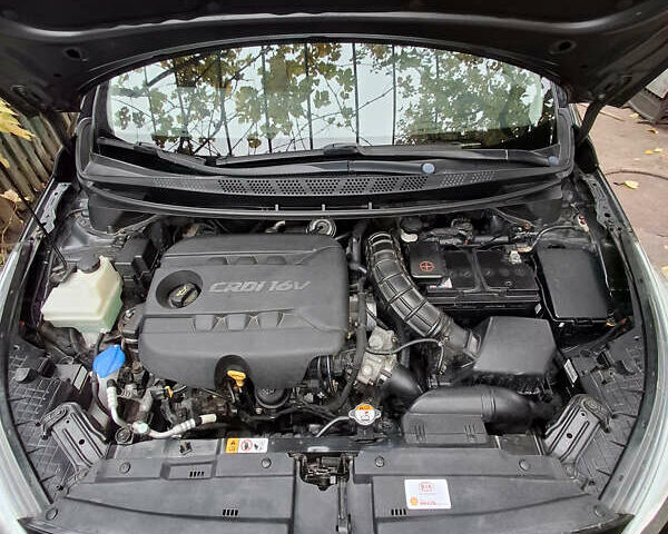 Чорний Кіа Сід, об'ємом двигуна 1.6 л та пробігом 137 тис. км за 11500 $, фото 19 на Automoto.ua