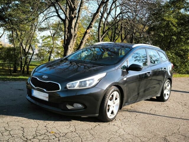 Киа Сид 2013 в Киеве на Automoto.ua Черный Киа Сид, объемом двигателя 1.4 л и пробегом 238 тыс. км за 4498 $, фото 2 на Automoto.ua