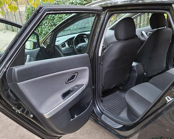 Чорний Кіа Сід, об'ємом двигуна 1.6 л та пробігом 137 тис. км за 11500 $, фото 10 на Automoto.ua