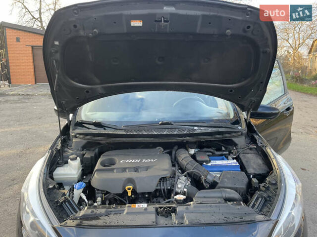 Черный Киа Сид, объемом двигателя 1.6 л и пробегом 241 тыс. км за 7950 $, фото 3 на Automoto.ua