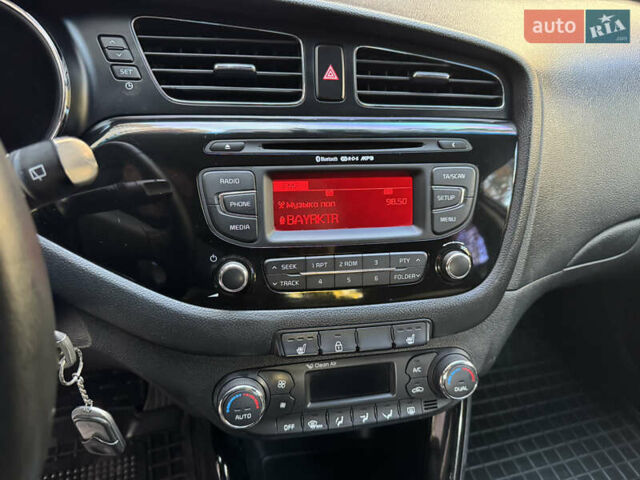 Чорний Кіа Сід, об'ємом двигуна 1.6 л та пробігом 178 тис. км за 8200 $, фото 45 на Automoto.ua