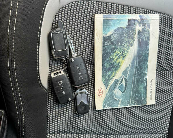 Чорний Кіа Сід, об'ємом двигуна 1.6 л та пробігом 178 тис. км за 8200 $, фото 60 на Automoto.ua