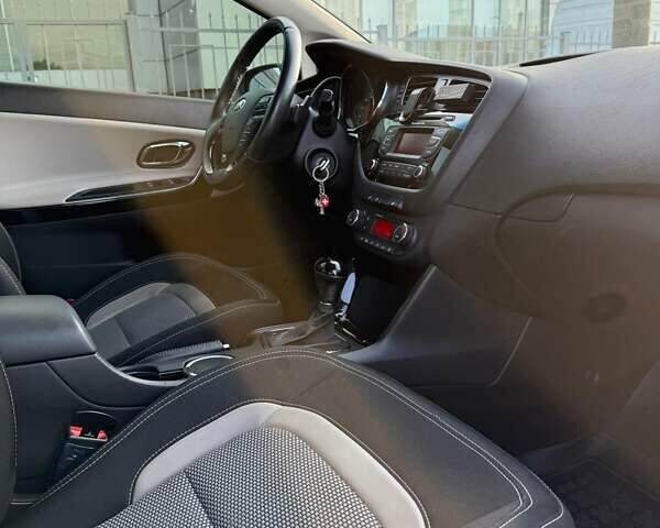 Кіа Сід 2013 у Запоріжжя на Automoto.ua Чорний Кіа Сід, об'ємом двигуна 1.6 л та пробігом 62 тис. км за 11000 $, фото 12 на Automoto.ua