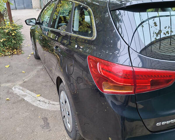 Чорний Кіа Сід, об'ємом двигуна 1.6 л та пробігом 137 тис. км за 11500 $, фото 6 на Automoto.ua