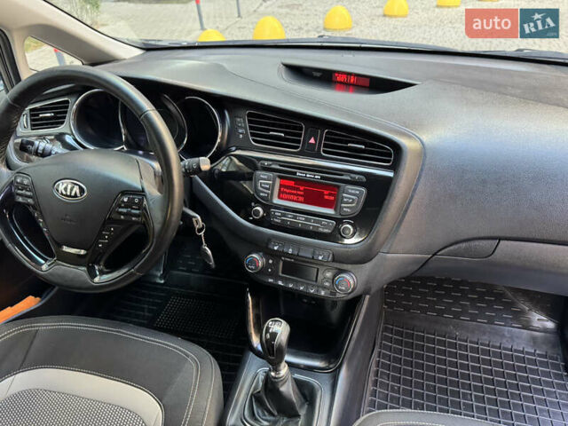 Чорний Кіа Сід, об'ємом двигуна 1.6 л та пробігом 178 тис. км за 8200 $, фото 17 на Automoto.ua