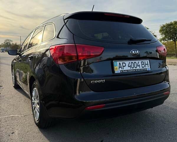 Кіа Сід 2013 у Запоріжжя на Automoto.ua Чорний Кіа Сід, об'ємом двигуна 1.6 л та пробігом 62 тис. км за 11000 $, фото 3 на Automoto.ua