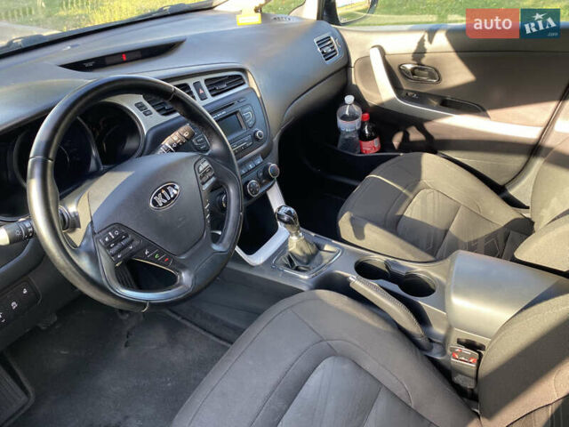 Чорний Кіа Сід, об'ємом двигуна 1.6 л та пробігом 269 тис. км за 8555 $, фото 9 на Automoto.ua