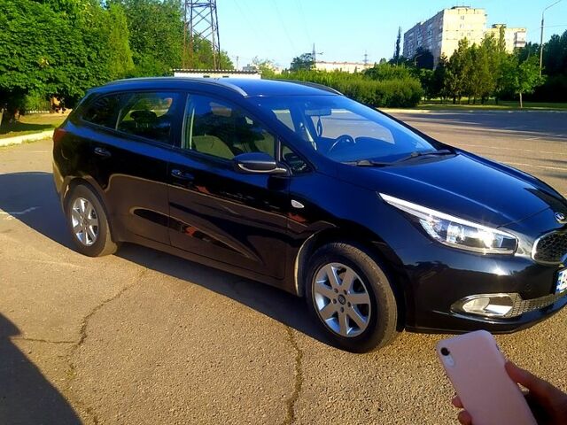 Черный Киа Сид, объемом двигателя 1.6 л и пробегом 210 тыс. км за 12000 $, фото 1 на Automoto.ua