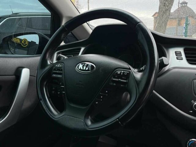 Черный Киа Сид, объемом двигателя 1.6 л и пробегом 147 тыс. км за 9600 $, фото 13 на Automoto.ua