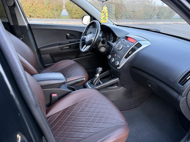 Кіа Сід 2015 у Кривому Розі на Automoto.ua Чорний Кіа Сід, об'ємом двигуна 1.6 л та пробігом 192 тис. км за 6800 $, фото 11 на Automoto.ua