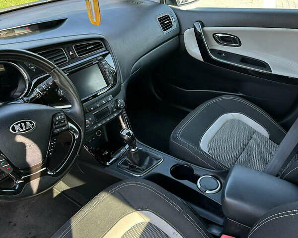 Черный Киа Сид, объемом двигателя 1.6 л и пробегом 189 тыс. км за 9999 $, фото 11 на Automoto.ua