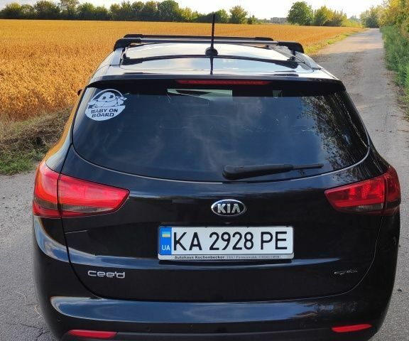 Чорний Кіа Сід, об'ємом двигуна 1.6 л та пробігом 202 тис. км за 10895 $, фото 4 на Automoto.ua