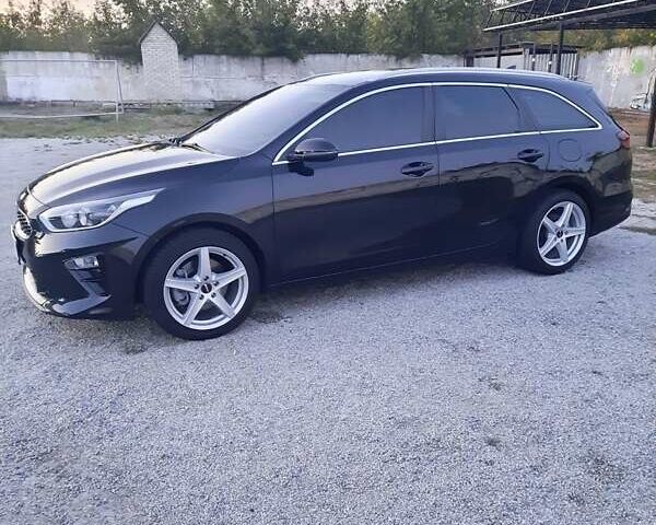 Черный Киа Сид, объемом двигателя 1.6 л и пробегом 224 тыс. км за 13500 $, фото 5 на Automoto.ua