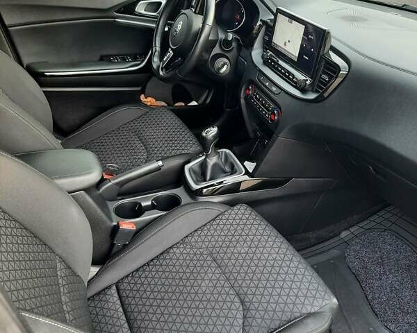 Черный Киа Сид, объемом двигателя 1.6 л и пробегом 224 тыс. км за 13500 $, фото 10 на Automoto.ua