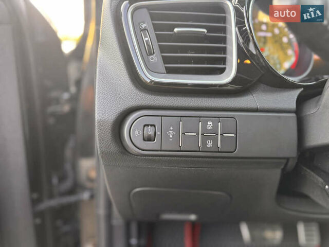 Чорний Кіа Сід, об'ємом двигуна 1.59 л та пробігом 71 тис. км за 15999 $, фото 16 на Automoto.ua