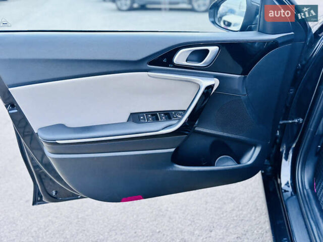 Чорний Кіа Сід, об'ємом двигуна 1.59 л та пробігом 71 тис. км за 15999 $, фото 34 на Automoto.ua