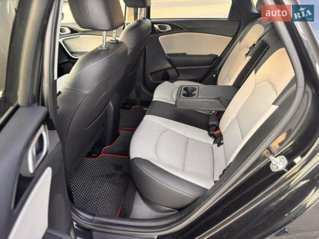 Чорний Кіа Сід, об'ємом двигуна 1.59 л та пробігом 71 тис. км за 15999 $, фото 20 на Automoto.ua