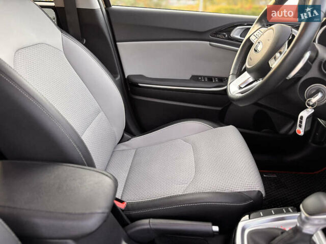 Чорний Кіа Сід, об'ємом двигуна 1.59 л та пробігом 71 тис. км за 15999 $, фото 27 на Automoto.ua