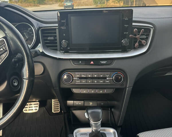 Черный Киа Сид, объемом двигателя 1.59 л и пробегом 71 тыс. км за 18400 $, фото 9 на Automoto.ua