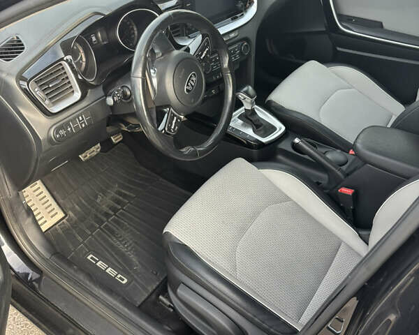 Черный Киа Сид, объемом двигателя 1.59 л и пробегом 71 тыс. км за 18400 $, фото 6 на Automoto.ua