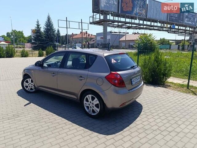 Коричневый Киа Сид, объемом двигателя 1.4 л и пробегом 290 тыс. км за 4350 $, фото 1 на Automoto.ua