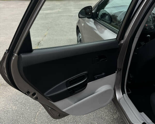 Коричневый Киа Сид, объемом двигателя 1.6 л и пробегом 175 тыс. км за 5200 $, фото 16 на Automoto.ua