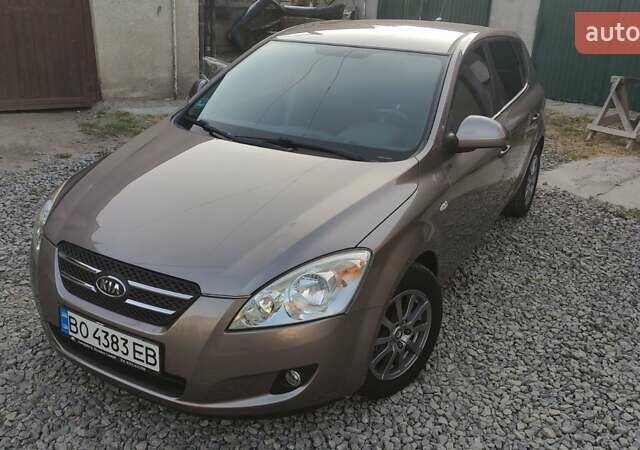 Коричневый Киа Сид, объемом двигателя 1.4 л и пробегом 212 тыс. км за 4600 $, фото 2 на Automoto.ua