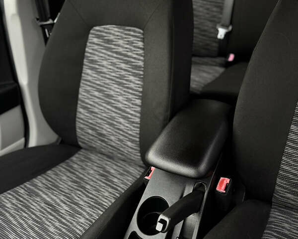 Коричневый Киа Сид, объемом двигателя 1.6 л и пробегом 175 тыс. км за 5200 $, фото 28 на Automoto.ua