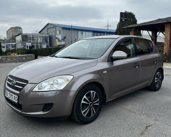 Коричневый Киа Сид, объемом двигателя 1.6 л и пробегом 175 тыс. км за 5200 $, фото 3 на Automoto.ua