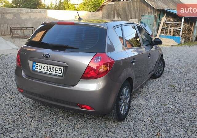 Коричневый Киа Сид, объемом двигателя 1.4 л и пробегом 212 тыс. км за 4600 $, фото 8 на Automoto.ua