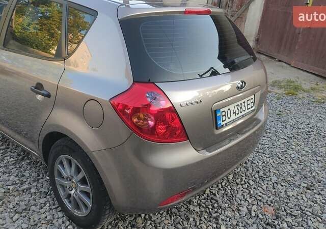 Коричневый Киа Сид, объемом двигателя 1.4 л и пробегом 212 тыс. км за 4600 $, фото 5 на Automoto.ua