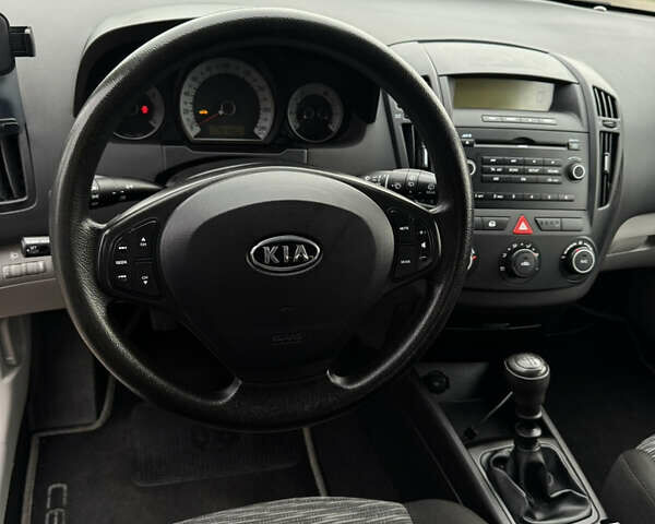 Коричневый Киа Сид, объемом двигателя 1.6 л и пробегом 175 тыс. км за 5200 $, фото 25 на Automoto.ua